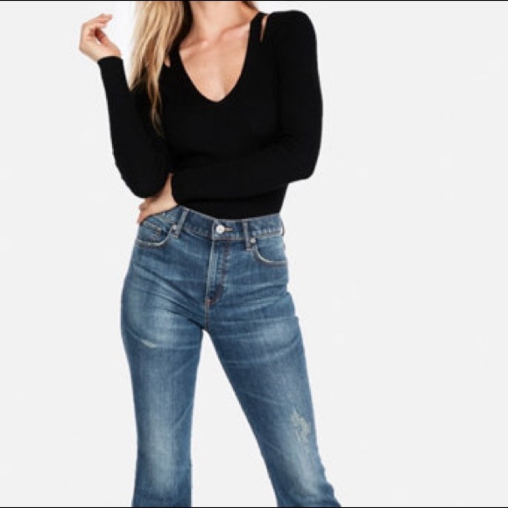 Express sweater 🖤